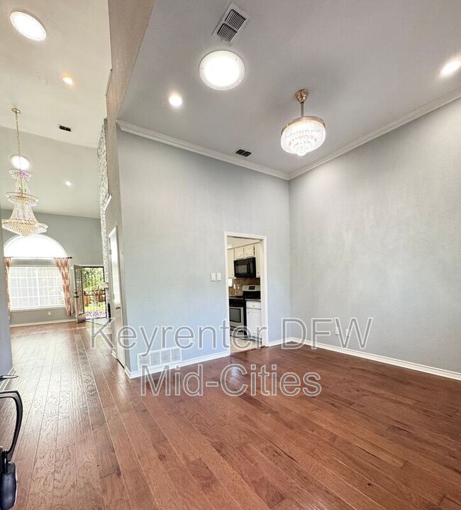 9405 Los Alamos Trail in Irving, TX - Building Photo - Building Photo