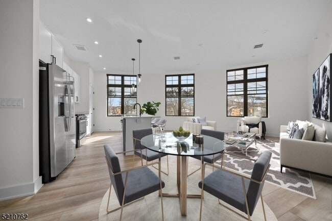 1 Union Ave