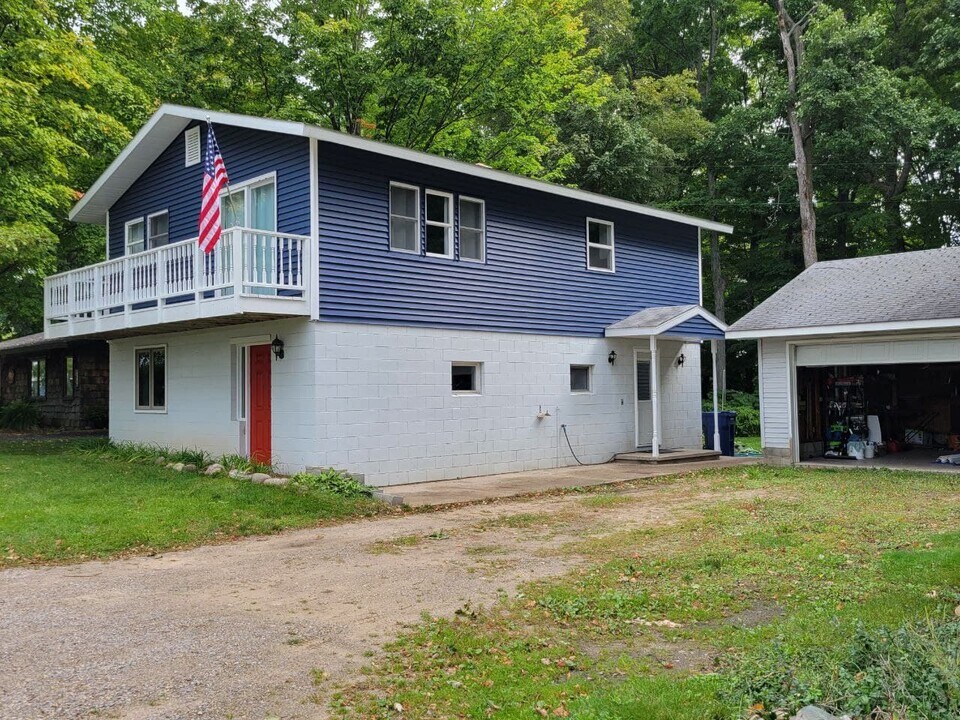 491 Brakel Point Dr, Unit 491 Brakel Point in Traverse City, MI - Foto de edificio