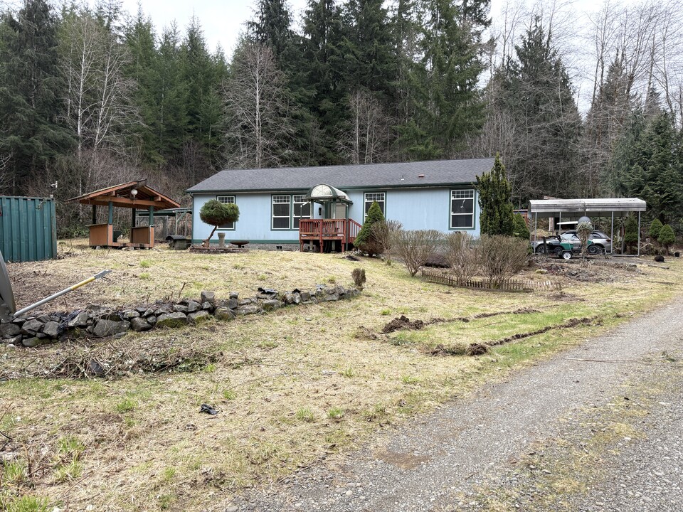 110 Puyallup Dr in Elma, WA - Building Photo