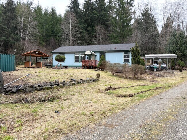 property at 110 Puyallup Dr