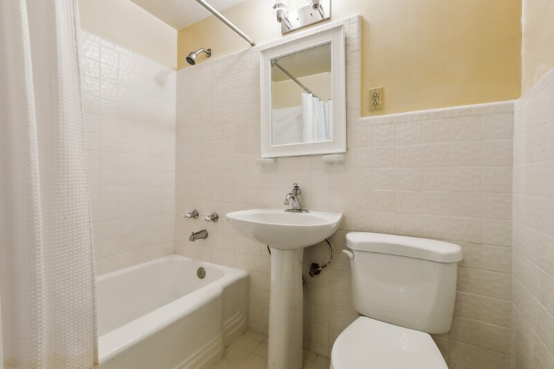 1205 St Charles Ave in New Orleans, LA - Building Photo