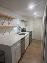 2417 W Gray St in Tampa, FL - Building Photo - Building Photo