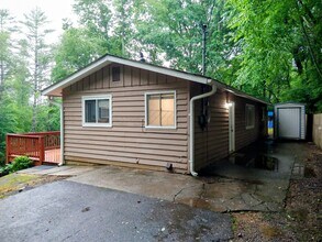 128 Woodland Hills Dr in Franklin, NC - Building Photo - Building Photo