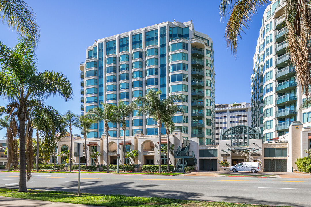 Park Laurel on the Prado in San Diego, CA - Foto de edificio