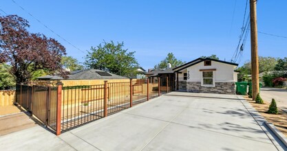 730 W Pueblo St in Reno, NV - Building Photo - Building Photo