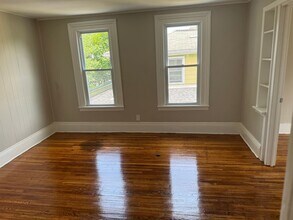 29-31 Woodlawn St-Unit -31(Left) Woodlawn Street in Rochester, NY - Building Photo - Building Photo