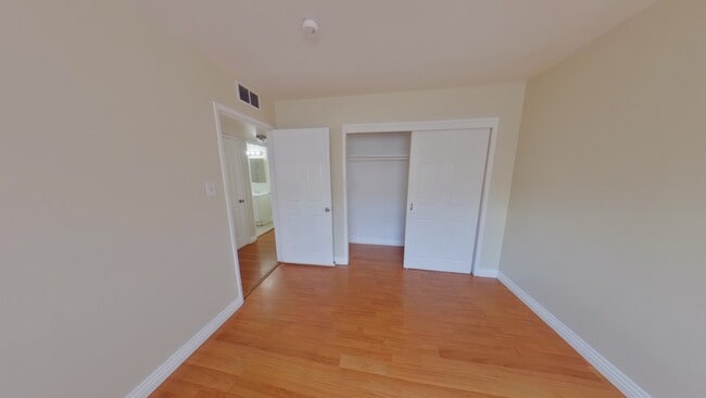 512 North Cir in Las Vegas, NV - Building Photo - Building Photo