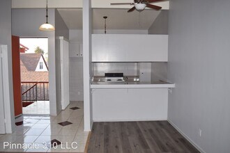 310 S Eucalyptus Ave in Inglewood, CA - Building Photo - Building Photo