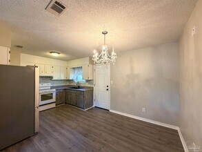 1965 Brentco Rd in Gonzalez, FL - Building Photo - Building Photo