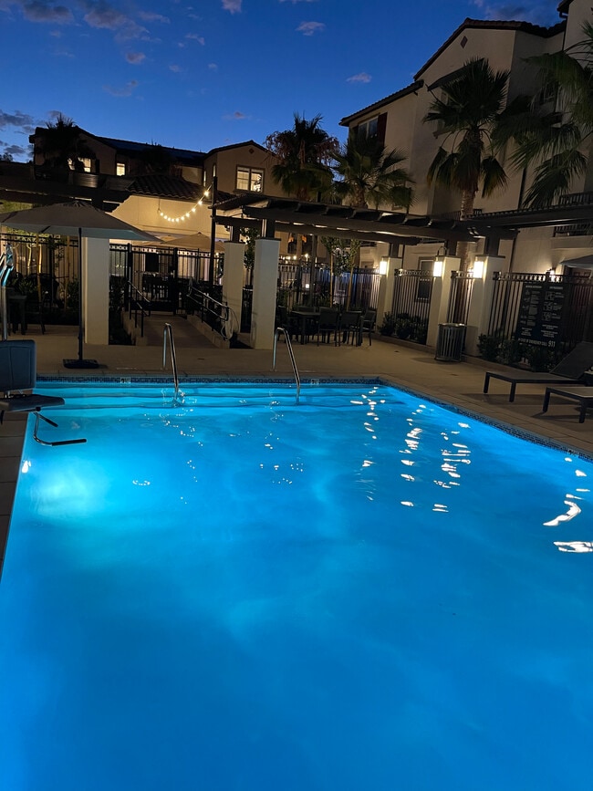2322 Columba Gln in Escondido, CA - Building Photo - Building Photo
