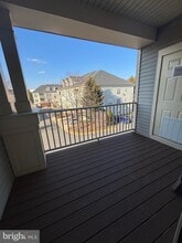 11330 Westbrook Mill Ln, Unit 304 in Fairfax, VA - Building Photo - Building Photo