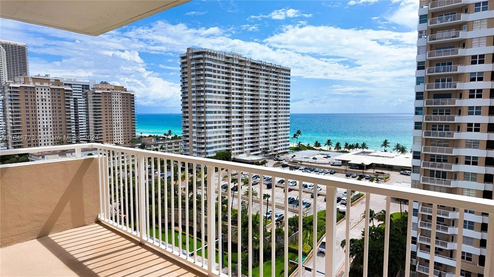 1985 S Ocean Dr, Unit 11P in Hallandale Beach, FL - Building Photo