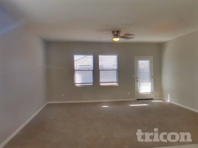 35381 W Santa Clara Ave in Maricopa, AZ - Foto de edificio - Building Photo