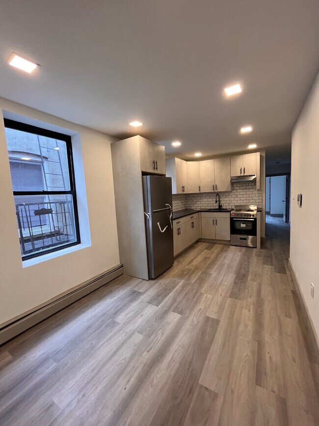 145 Wilkinson Ave, Unit 3R in Jersey City, NJ - Building Photo - Building Photo