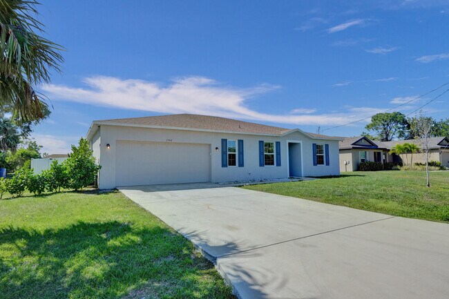 1744 SE North Blackwell Dr in Port St. Lucie, FL - Building Photo - Building Photo