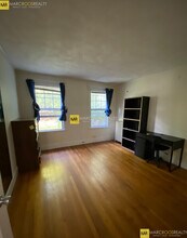 28 Manet Rd, Unit 1 in Chestnut Hill, MA - Building Photo - Building Photo