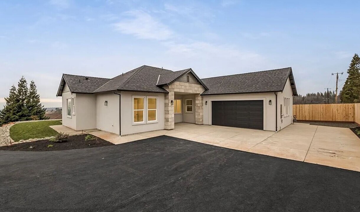 5644 Little Grand Canyon Dr in Paradise, CA - Building Photo