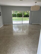 16425 SW 75th Ave in Palmetto Bay, FL - Building Photo - Building Photo