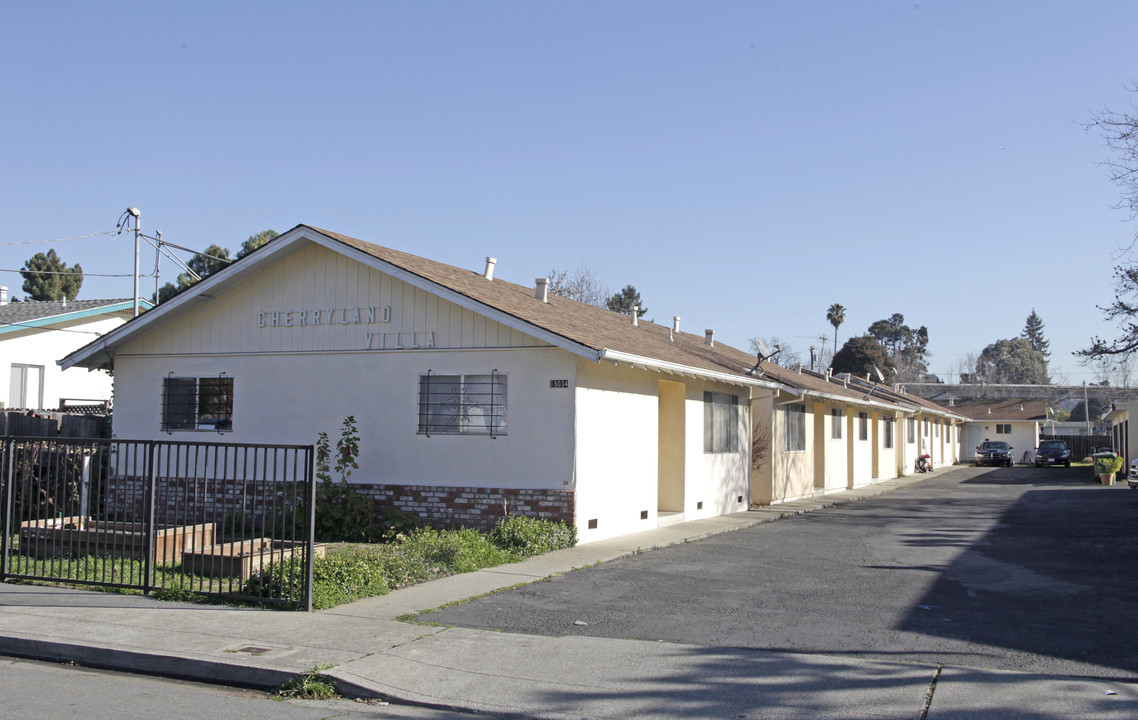 Cherry Lane Villa in Hayward, CA - Building Photo