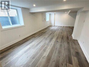 482 E 37th St in Hamilton, ON - Building Photo - Building Photo