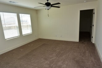 2531 S Cedar St in Visalia, CA - Building Photo - Building Photo