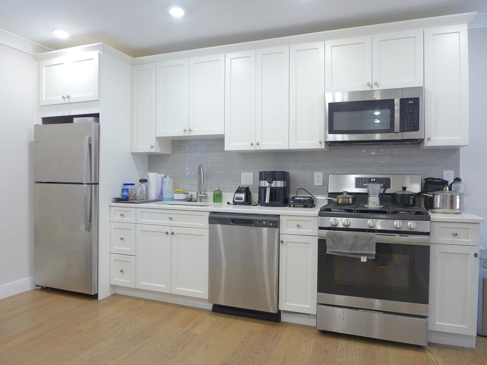 88 George St in Boston, MA - Building Photo