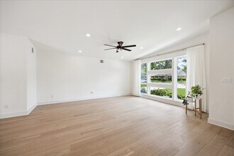 10159 Brinwood Dr in Houston, TX - Building Photo - Building Photo