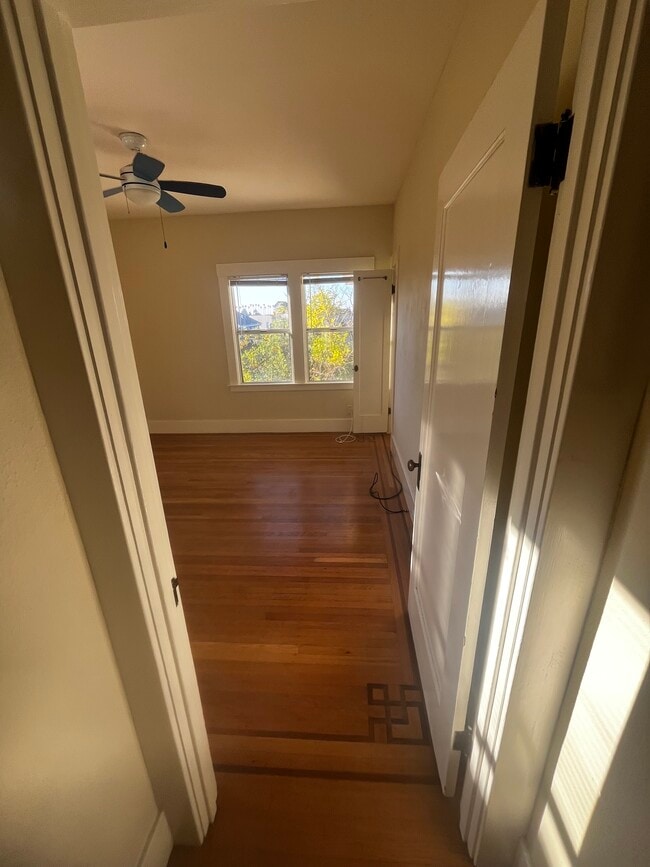 property at 917 MacArthur Blvd