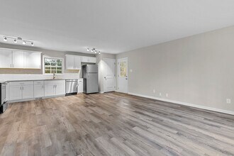 102 Southwood Cir in Garner, NC - Building Photo - Building Photo