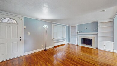 72 Woodycrest Dr in East Hartford, CT - Building Photo - Building Photo