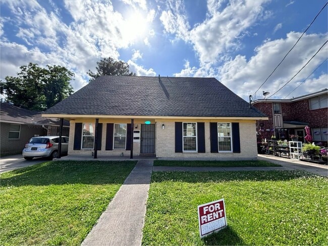 property at 1925 Elizardi Blvd