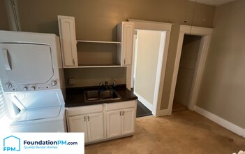1758 Lawrence Ave in Memphis, TN - Building Photo - Building Photo