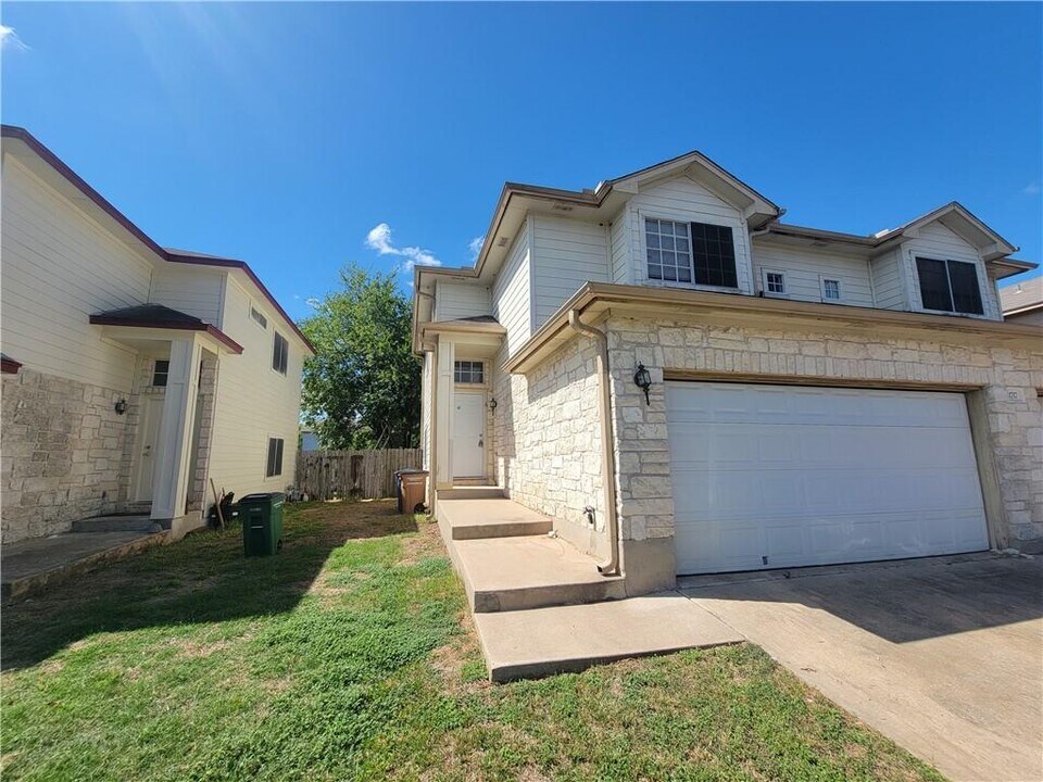 1717 Matthews Ln in Austin, TX - Building Photo