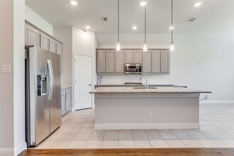 209 Allegheny Dr in Burleson, TX - Building Photo - Building Photo