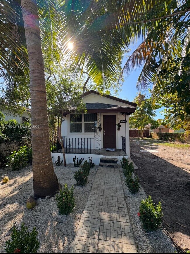 1762 NW 63rd St in Miami, FL - Building Photo - Building Photo