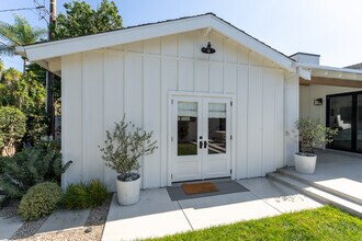 412 Esther St, Unit B in Costa Mesa, CA - Building Photo - Building Photo