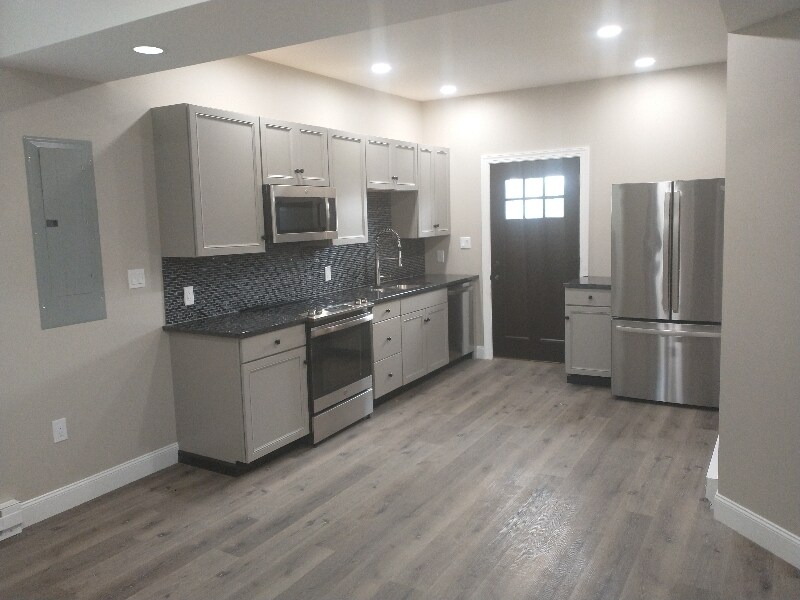 506 Main St in Avoca, PA - Building Photo