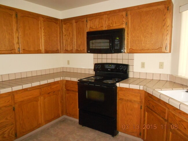 595 Teesdale Rd in Yuba City, CA - Building Photo - Building Photo