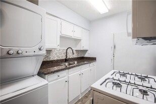 2401 Manor Rd in Austin, TX - Building Photo