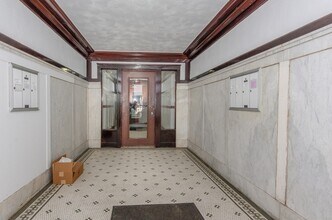 5123 S Ingleside Ave, Unit 2 in Chicago, IL - Building Photo - Building Photo