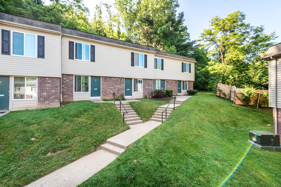 Willow Ridge in Asheville, NC - Building Photo