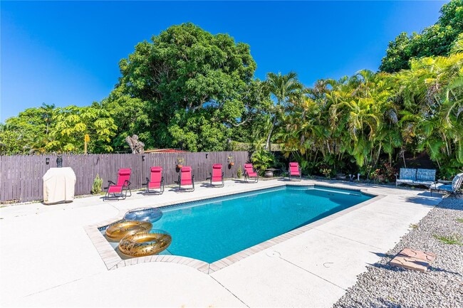 2960 SW 17th St in Miami, FL - Building Photo - Building Photo
