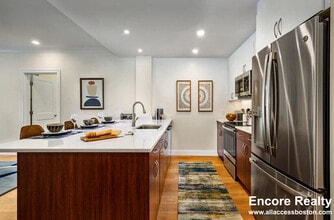 101 Asheville Rd in Brookline, MA - Foto de edificio - Building Photo