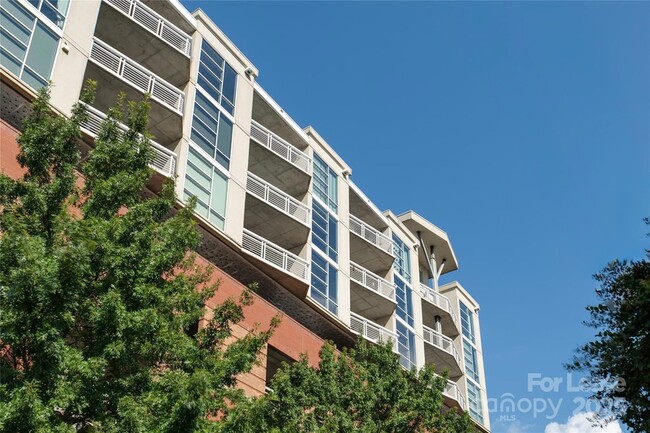505 E 6th St, Unit 808 in Charlotte, NC - Building Photo - Building Photo
