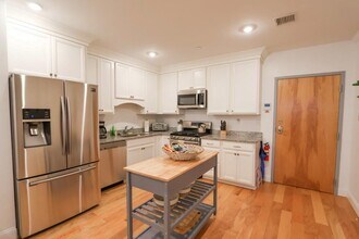 1008 Tremont St in Boston, MA - Building Photo - Building Photo
