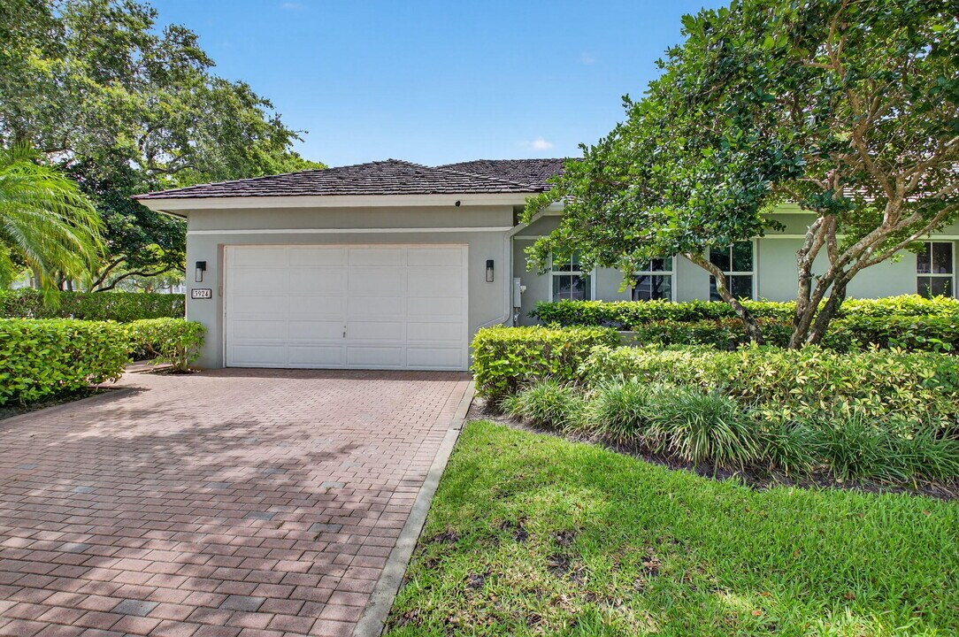 3924 NW 58th St in Boca Raton, FL - Building Photo