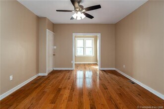 137 Deacon St in Bridgeport, CT - Building Photo - Building Photo