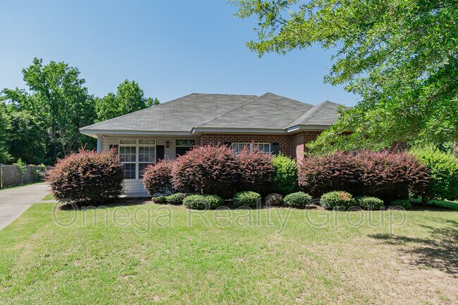14 Oakleigh Dr in Wetumpka, AL - Building Photo - Building Photo