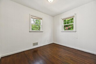 482 S Elm St in Maywood, NJ - Building Photo - Building Photo